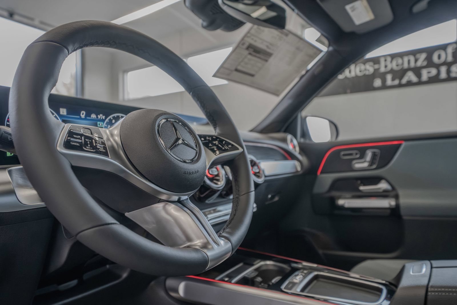 Used 2026 Mercedes-Benz GLB 250 4MATIC image 7