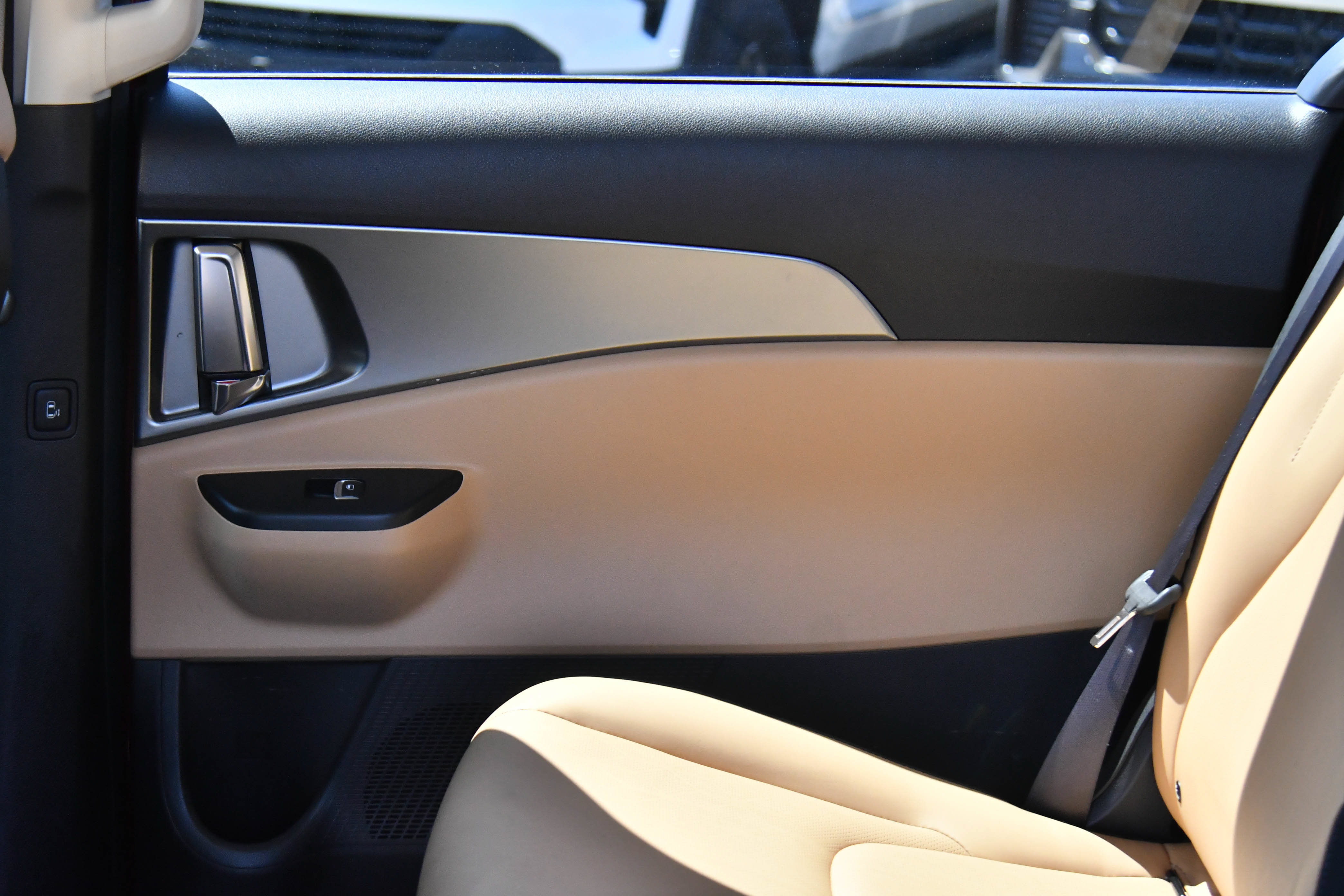 Used 2022 Kia Carnival LX FWD image 34
