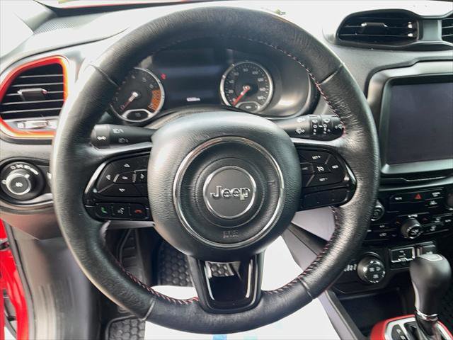 Certified 2022 Jeep Renegade Trailhawk w/ Trailer Tow Group image 13