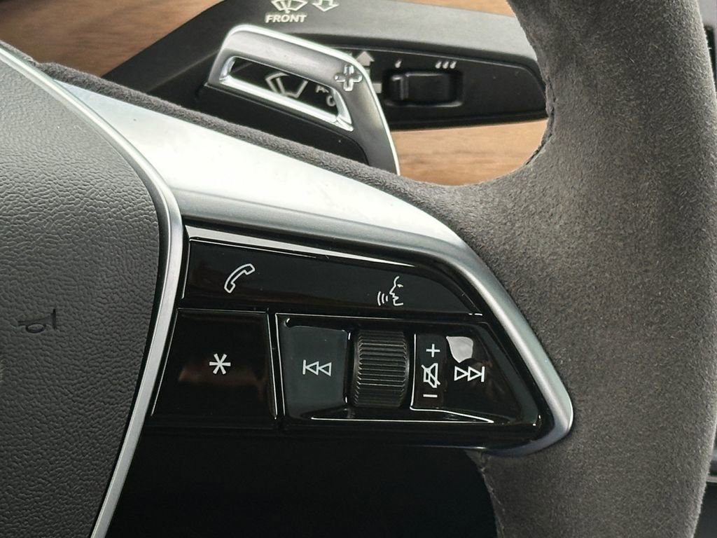Used 2023 Audi e-tron GT Prestige image 22