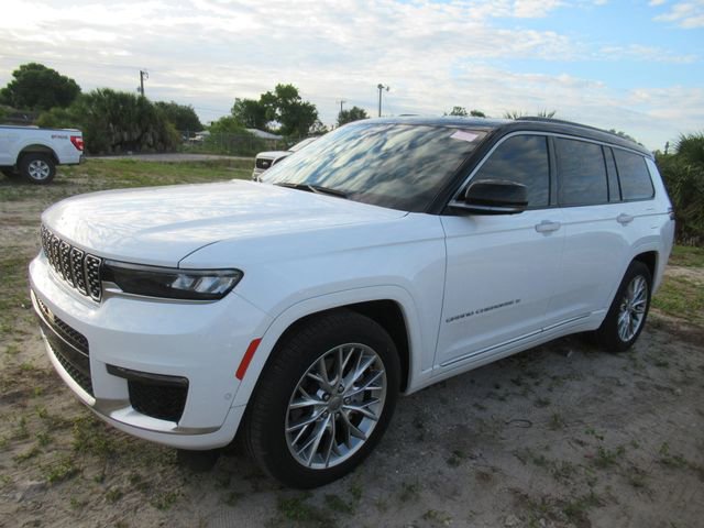 Used 2024 Jeep Grand Cherokee L Summit w/ Advanced Protech Group IV AWD/4WD image 3