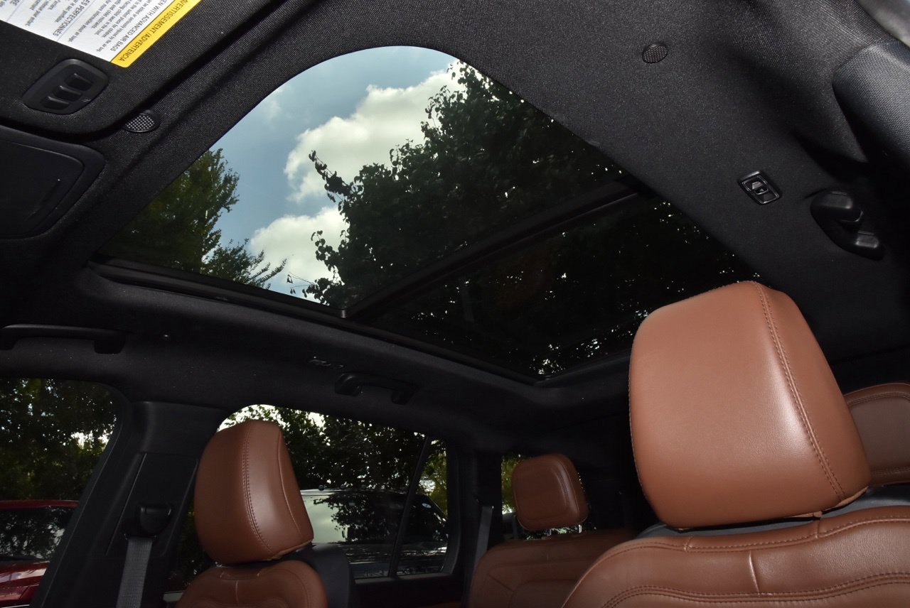 Certified 2024 Lincoln Aviator Reserve AWD/4WD image 32