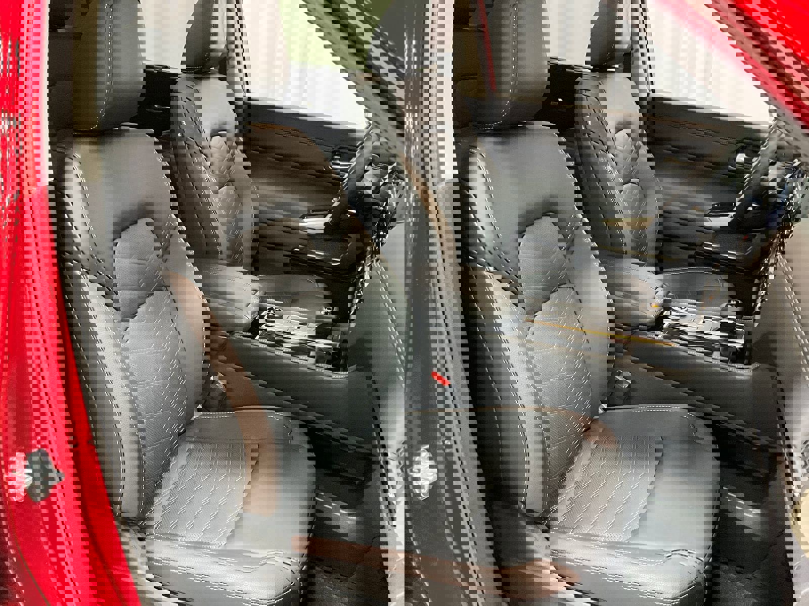 Used 2024 Nissan Pathfinder Platinum w/ Cargo Package image 9