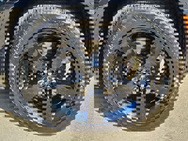 Used 2025 Land Rover Defender 110 V8 image 13