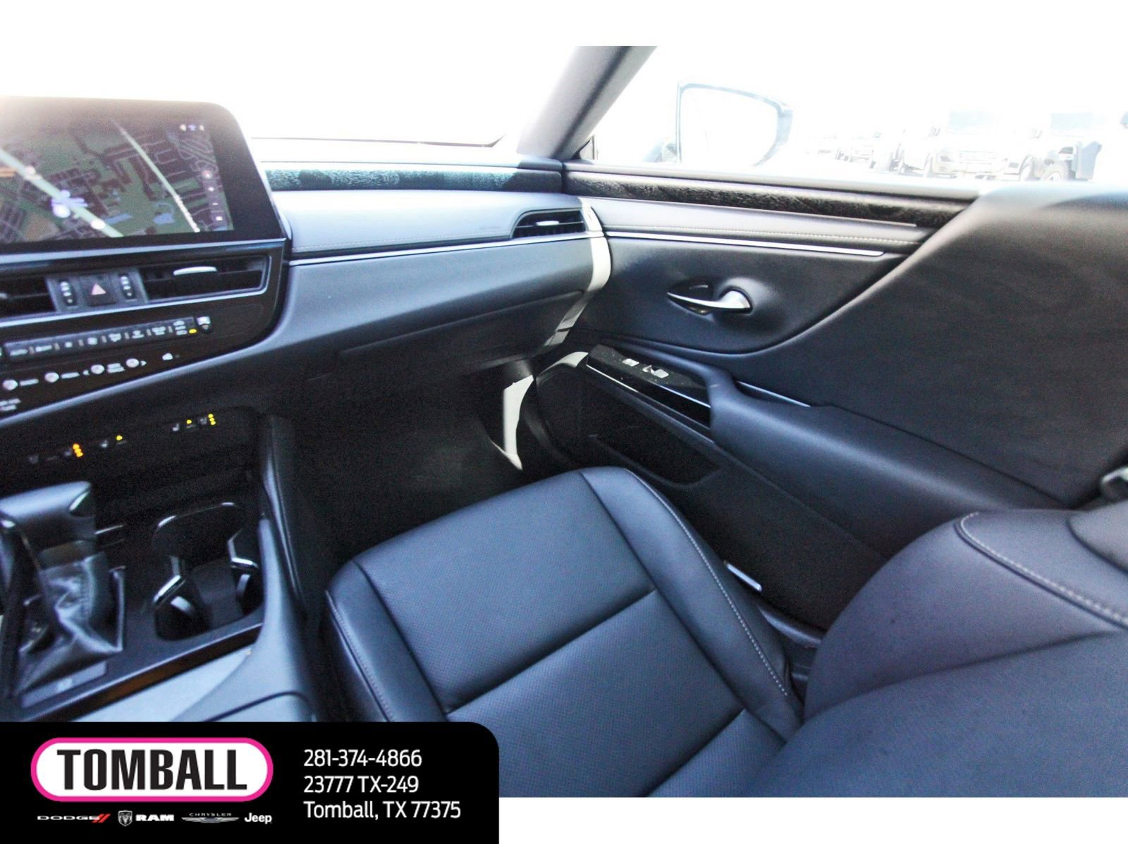 Used 2024 Lexus ES 350 w/ Premium Package image 11