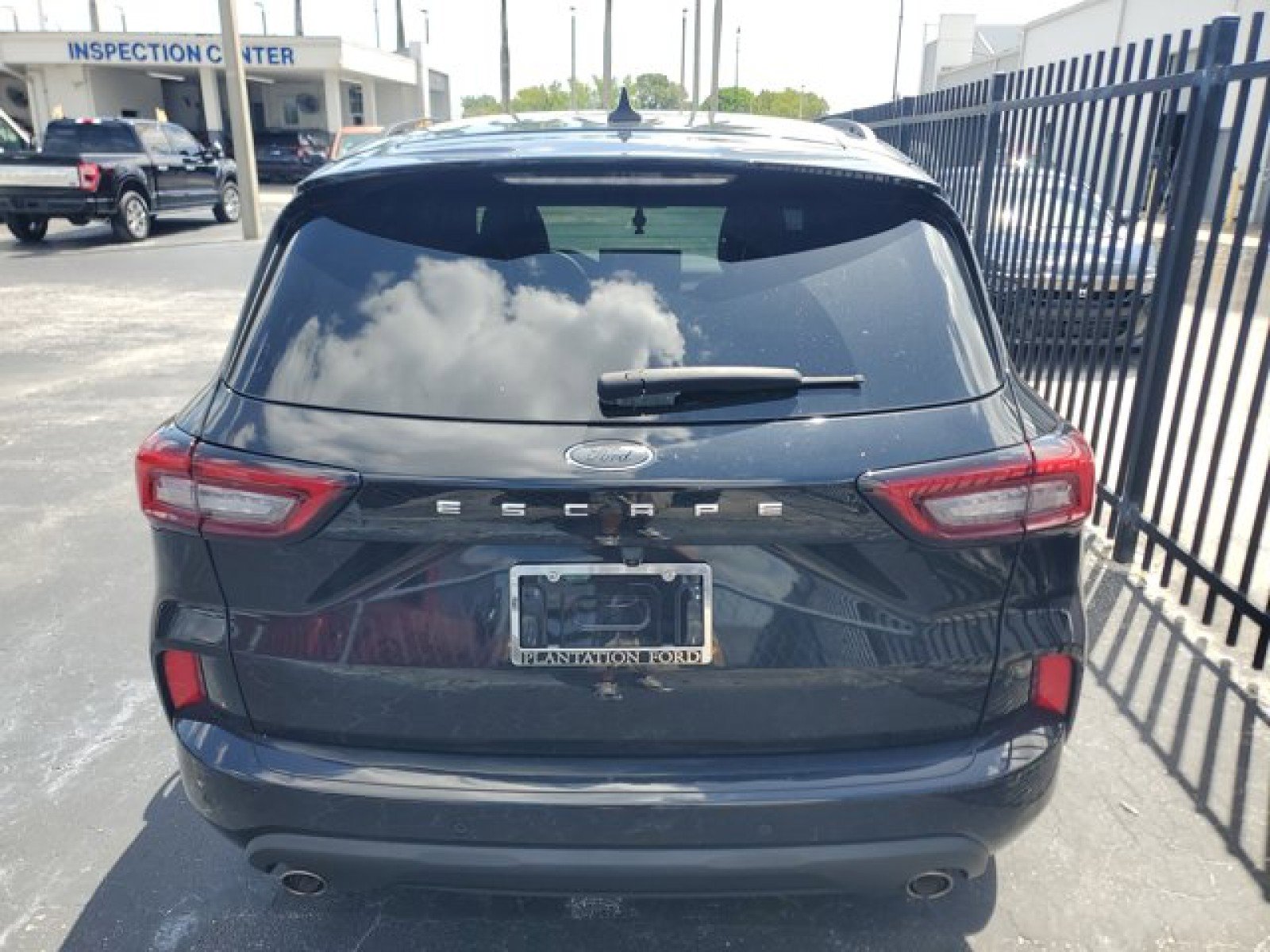 Used 2023 Ford Escape ST-Line w/ Tech Pack #1 FWD image 7