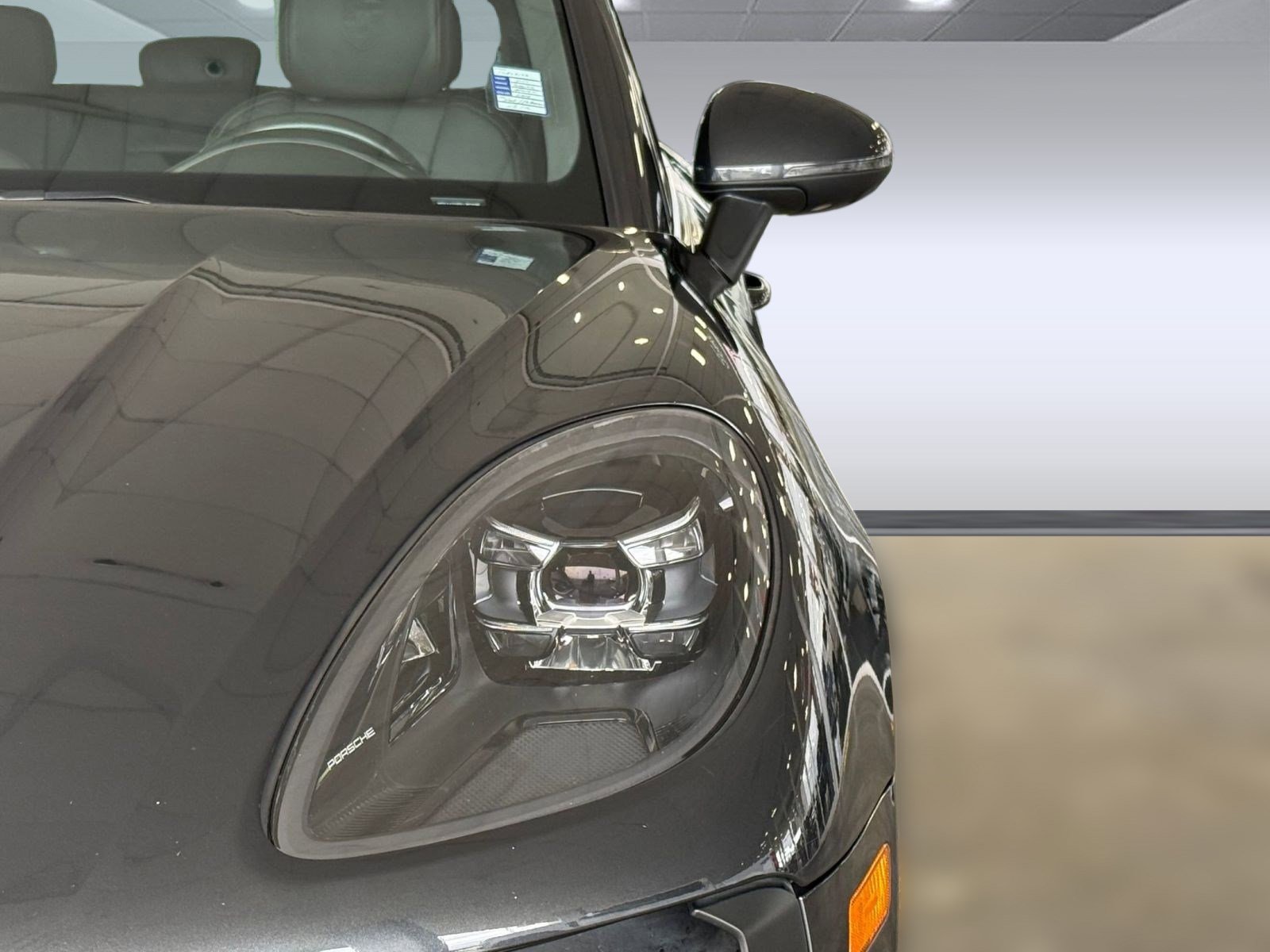 Used 2020 Porsche Macan AWD image 11