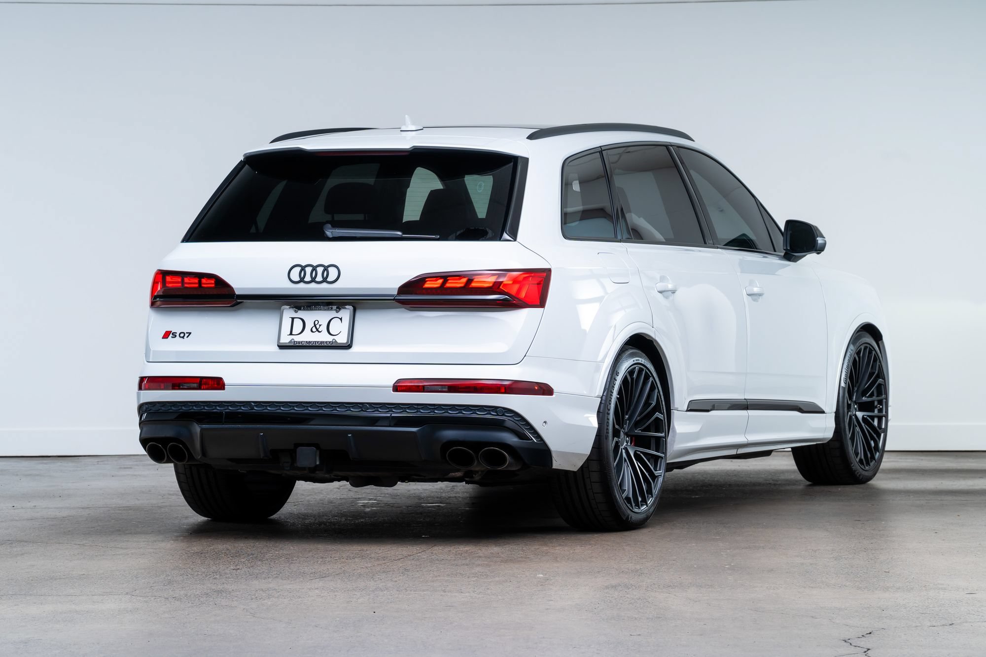 Used 2025 Audi SQ7 Prestige AWD/4WD image 6