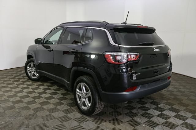 Used 2023 Jeep Compass Latitude w/ Convenience Group AWD/4WD image 8