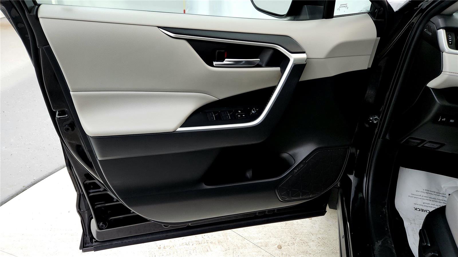 Certified 2023 Toyota RAV4 XLE w/ Convenience Package image 21