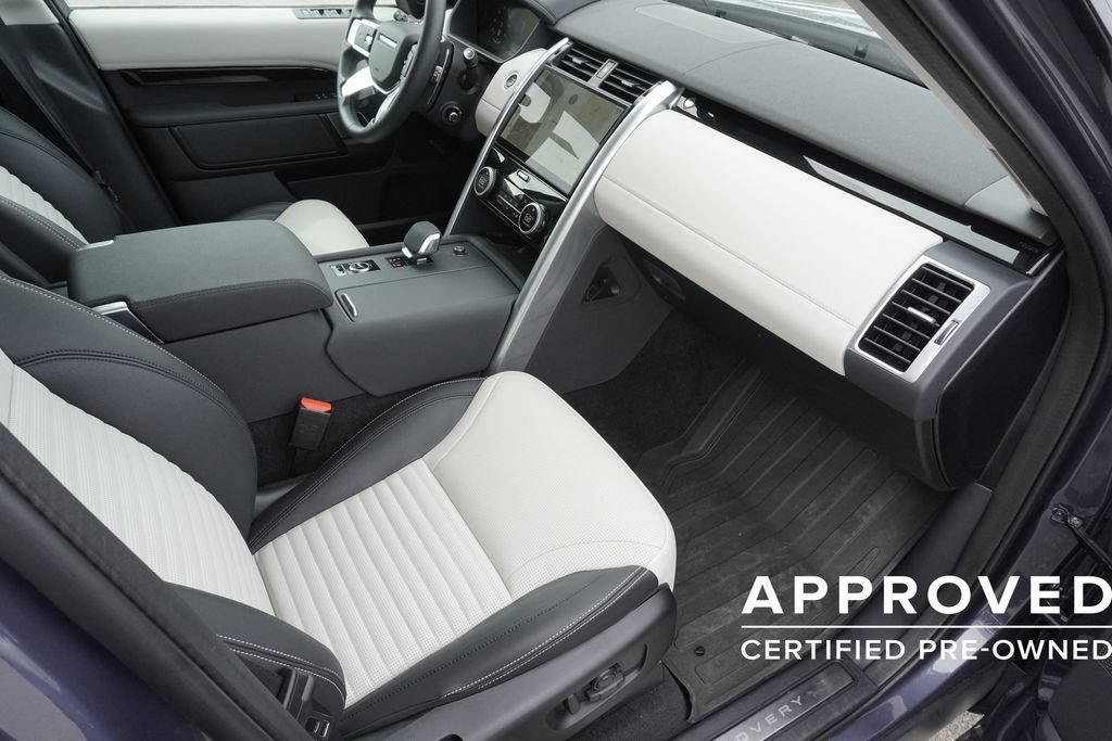 Used 2025 Land Rover Discovery S AWD/4WD image 22
