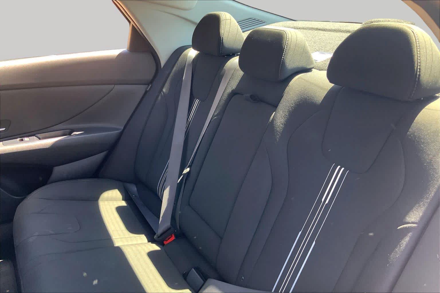 Used 2025 Hyundai Elantra SEL FWD image 20