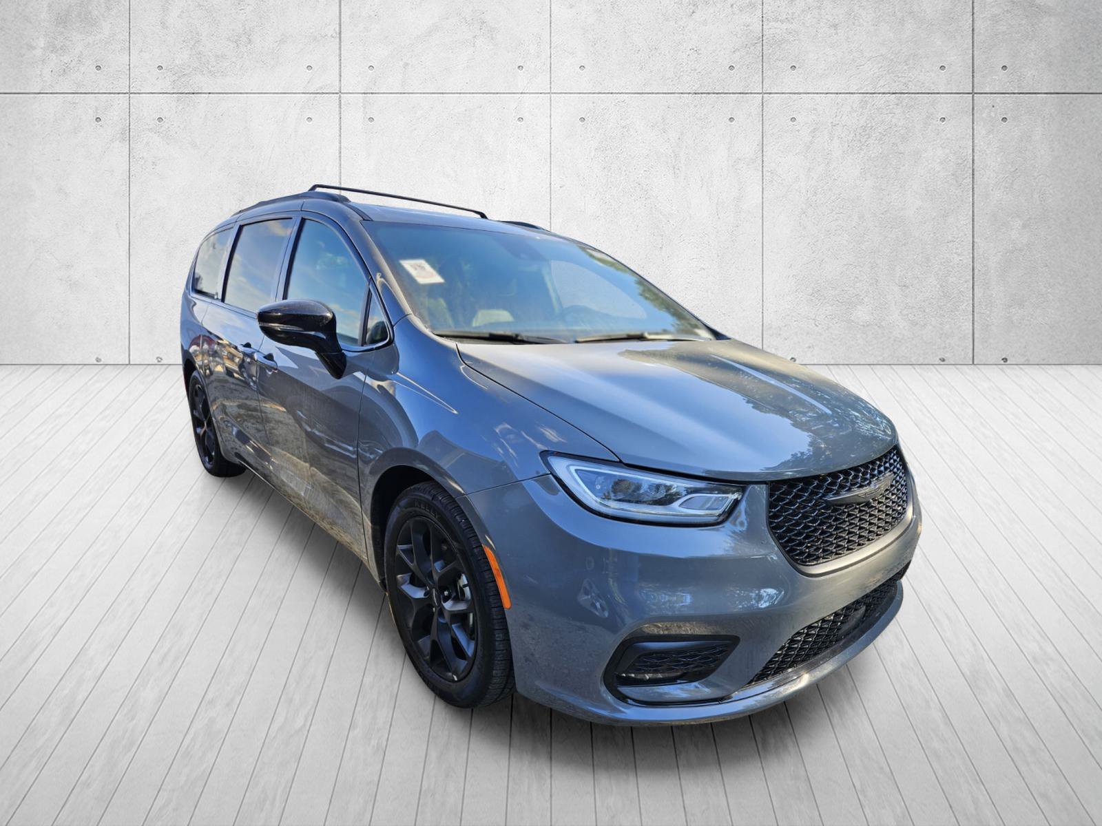 Used 2025 Chrysler Pacifica Limited