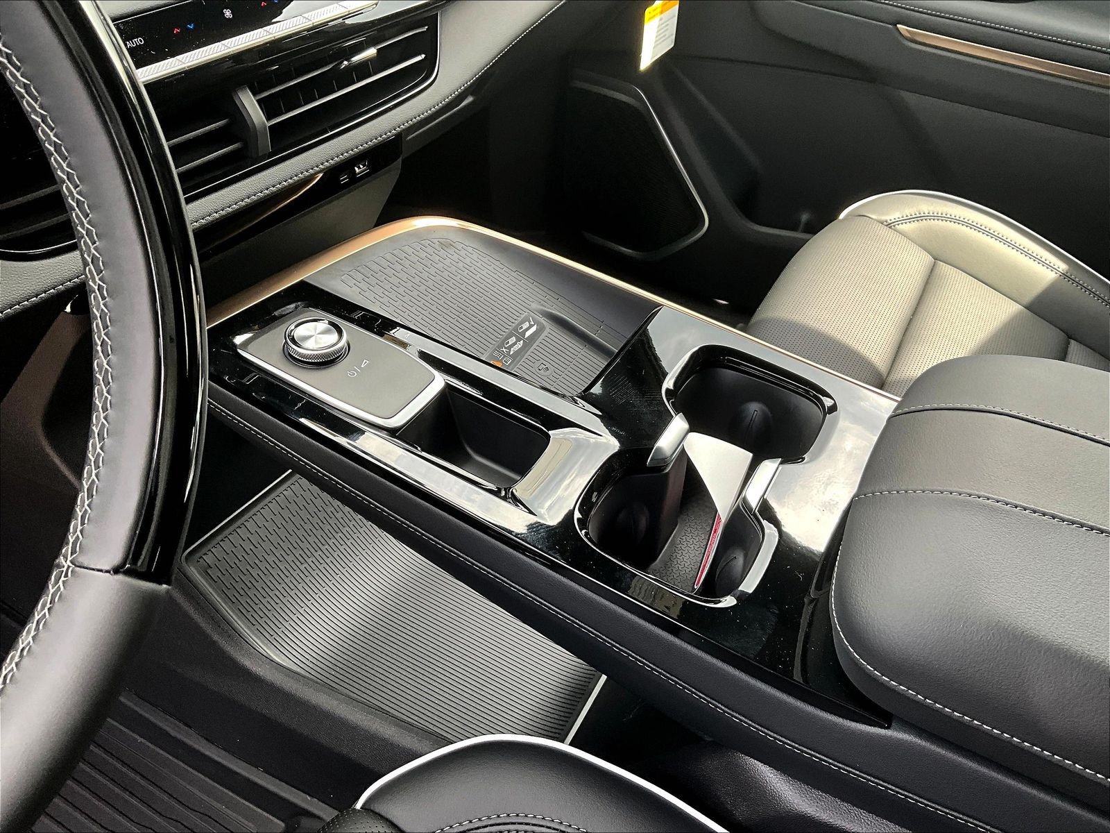 New 2026 Buick Enclave Avenir w/ Super Cruise Package FWD image 12