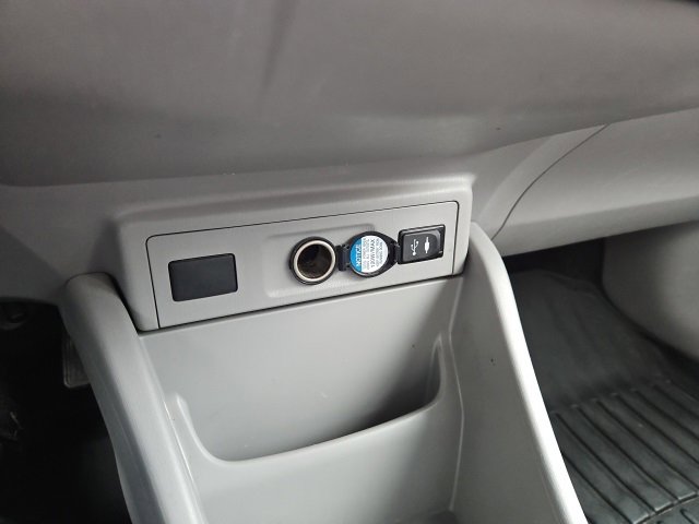 Used 2015 Toyota Prius V Five image 42