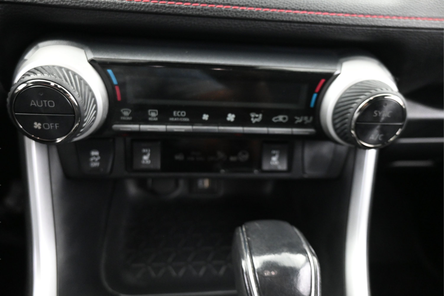 Used 2023 Toyota RAV4 SE w/ Weather & Moonroof Package AWD/4WD image 25