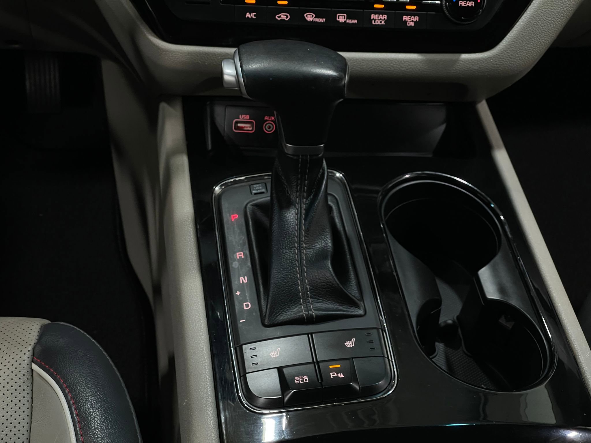 Used 2017 Kia Sedona EX image 28