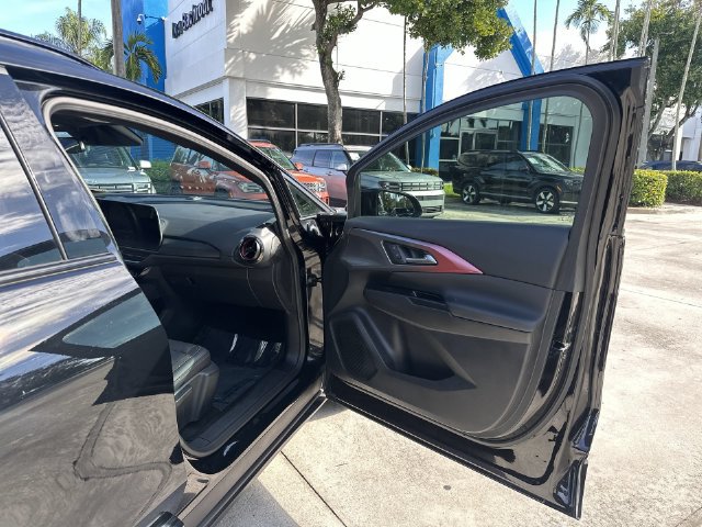 Used 2025 Chevrolet Equinox EV RS FWD image 23