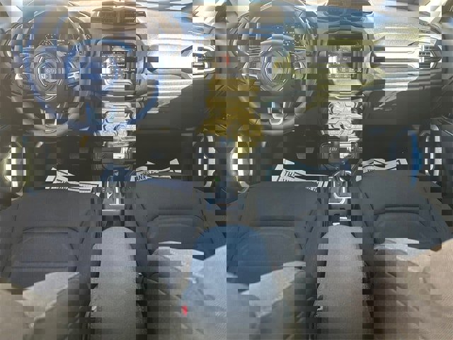 Used 2019 Jeep Renegade Latitude image 10