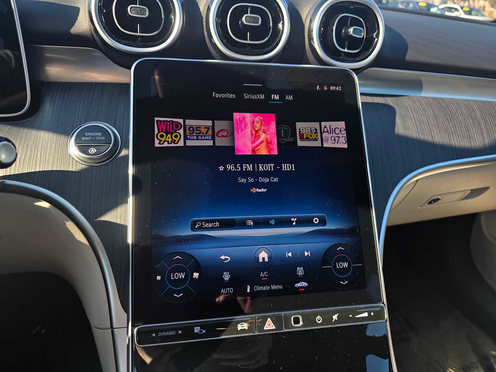 Used 2025 Mercedes-Benz C 300 Sedan image 27