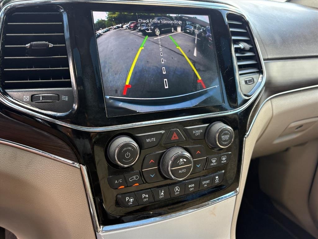 Used 2021 Jeep Grand Cherokee Summit AWD/4WD image 9