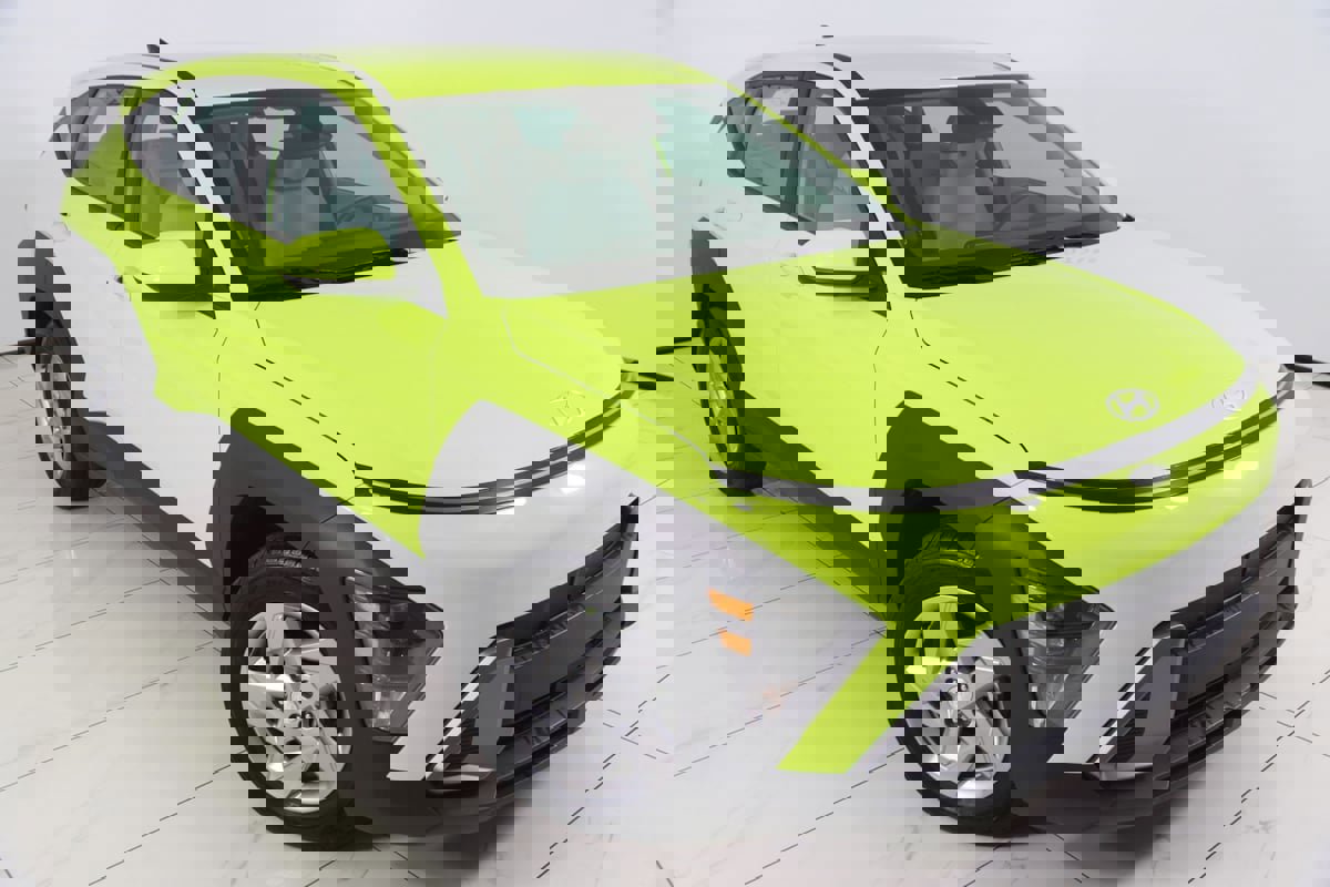 Used 2024 Hyundai Kona SE image 16