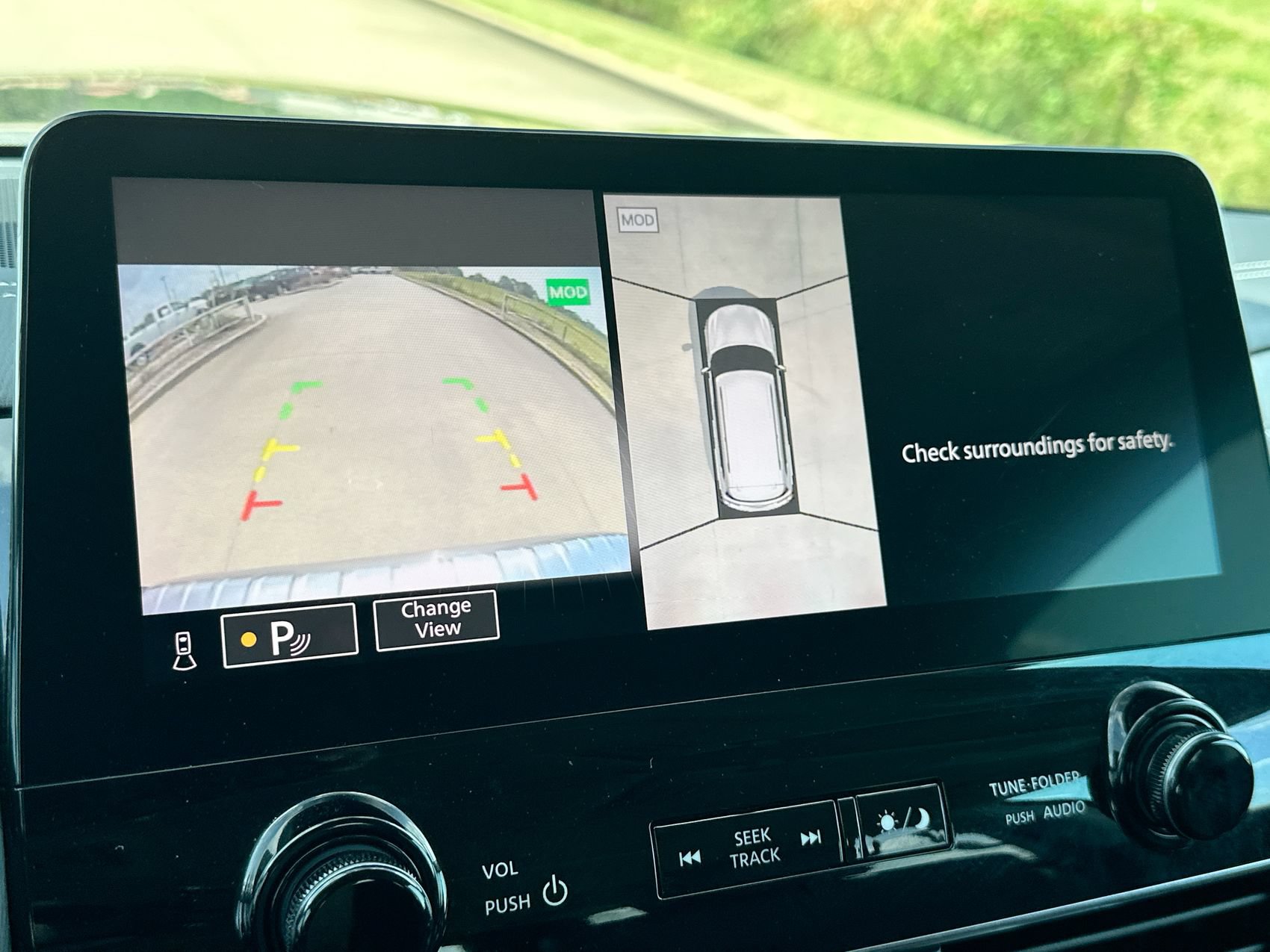 Used 2024 INFINITI QX80 Premium Select w/ All-Season Package RWD image 17