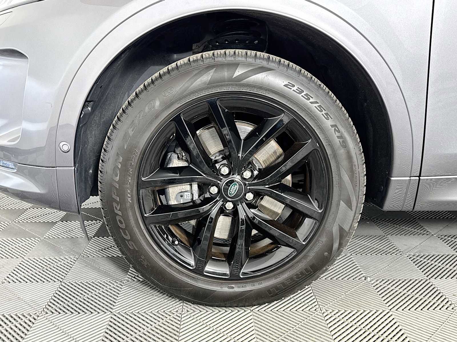 Used 2024 Land Rover Discovery Sport S image 30