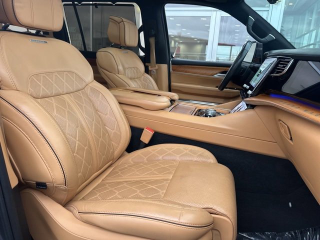 Used 2022 Jeep Grand Wagoneer Series III w/ Flexible Seating Group image 20