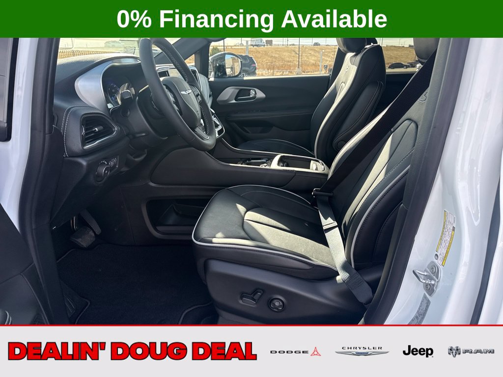 New 2026 Chrysler Pacifica Limited w/ S Appearance Package AWD/4WD image 25