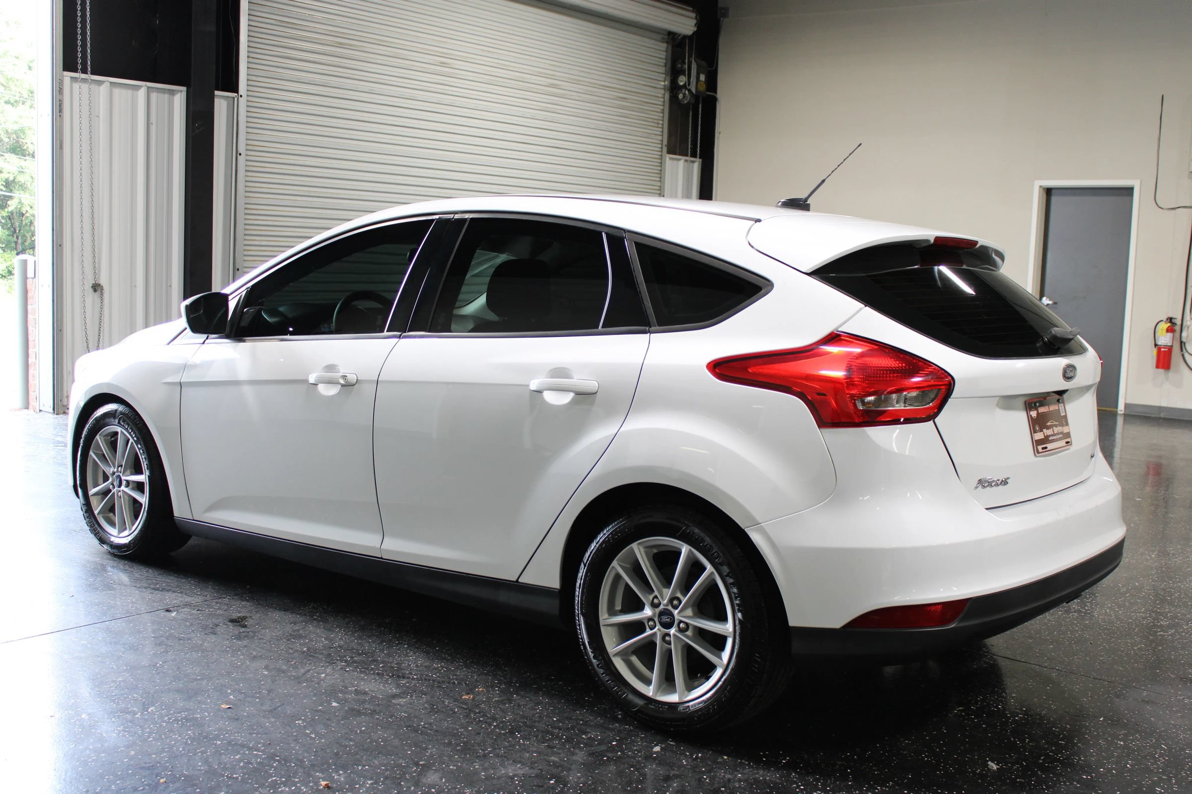 Used 2018 Ford Focus SE FWD image 5
