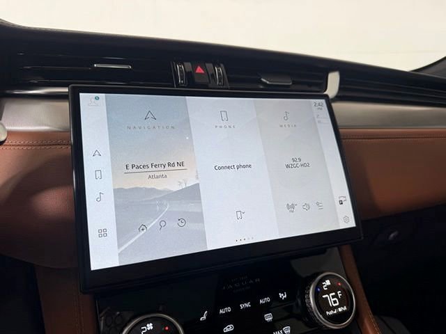 New 2025 Jaguar F-PACE R-Dynamic S image 32