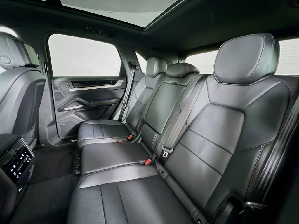 New 2026 Porsche Cayenne image 24