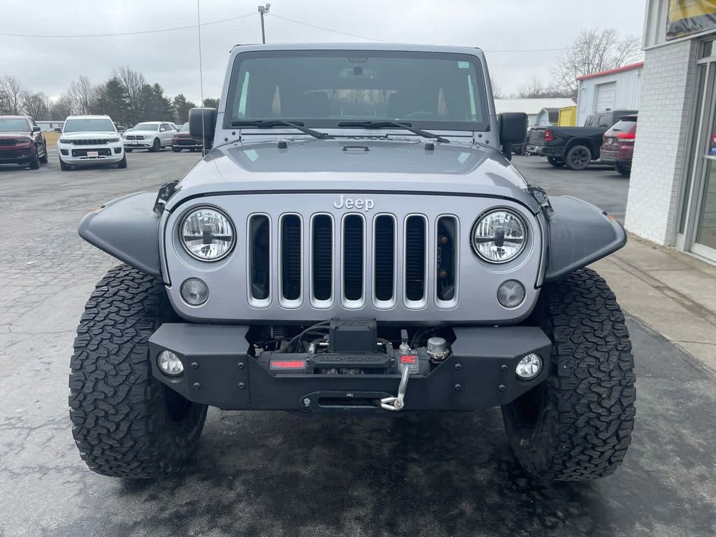 Used 2018 Jeep Wrangler Unlimited Sahara w/ Connectivity Group AWD/4WD image 8