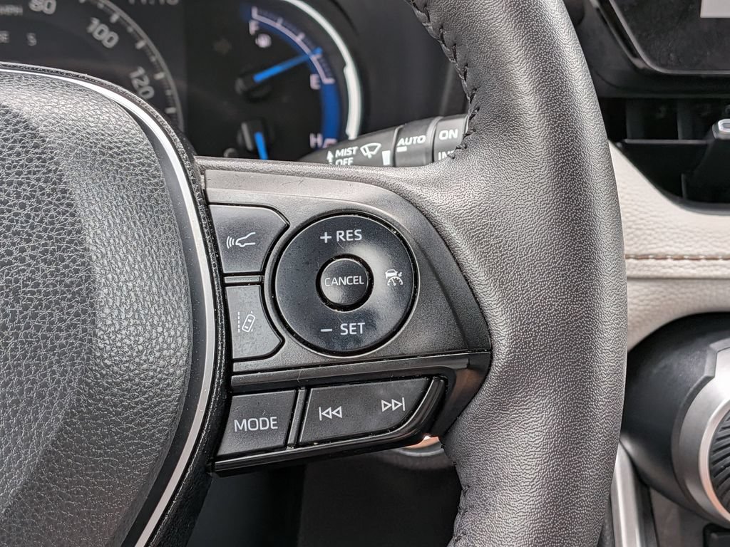 Used 2023 Toyota RAV4 XLE Premium AWD/4WD image 23