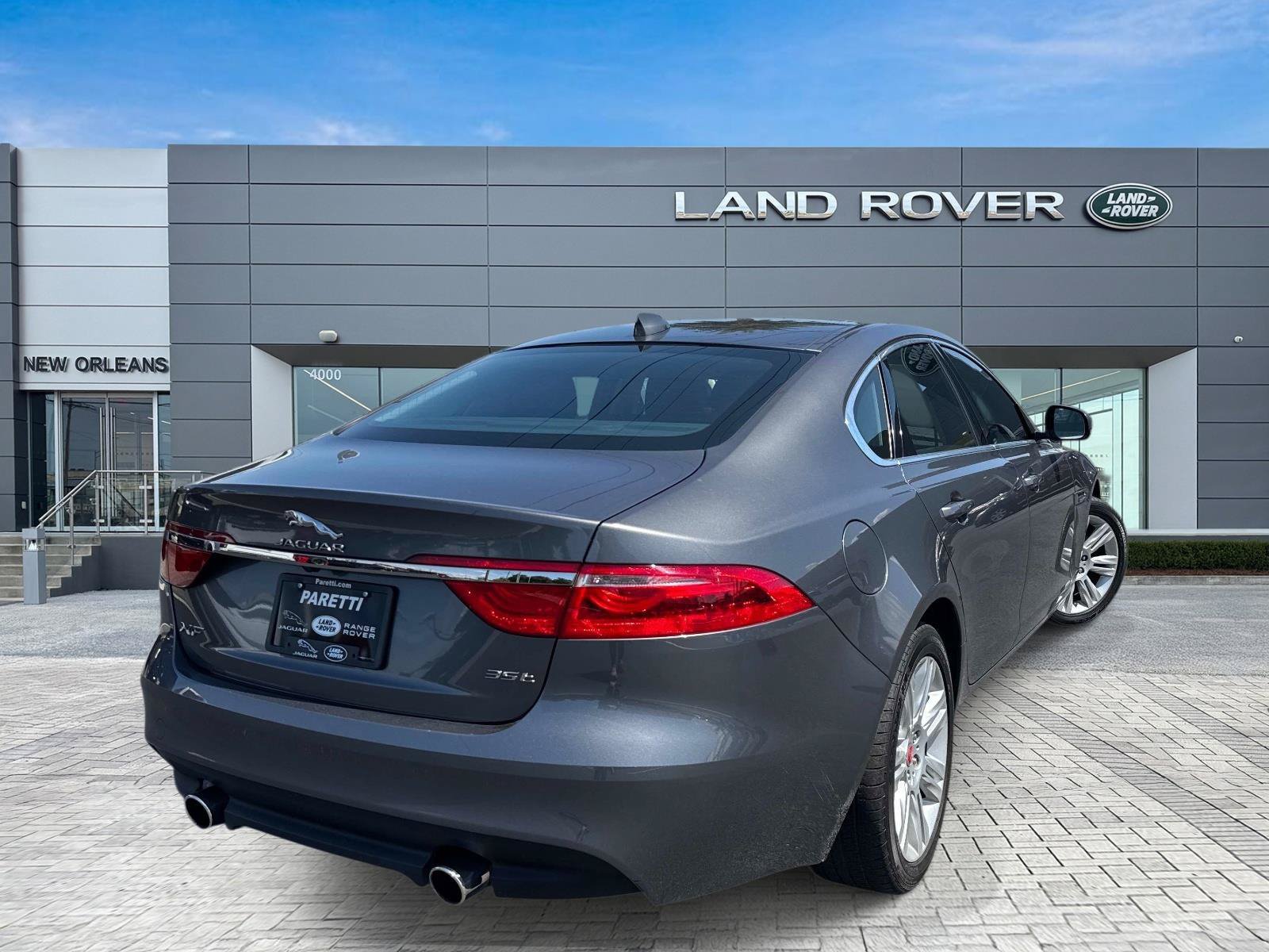 Used 2017 Jaguar XF Premium RWD image 6