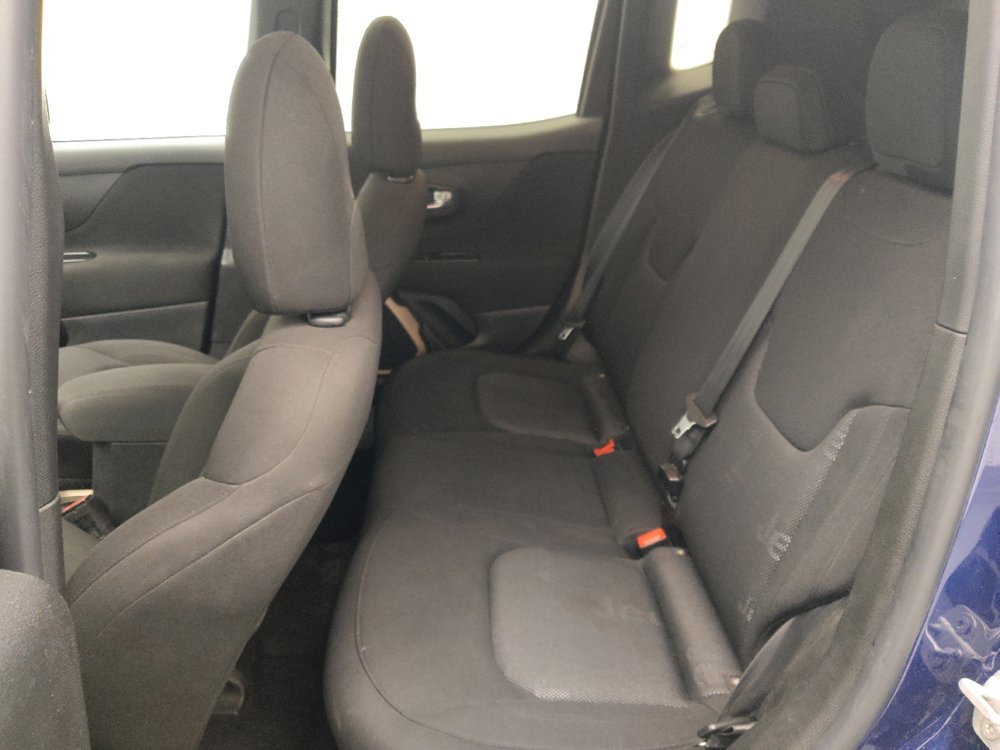 Used 2017 Jeep Renegade Latitude image 18