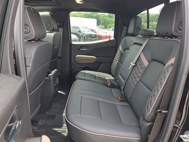 Used 2025 GMC Canyon Denali AWD/4WD image 21