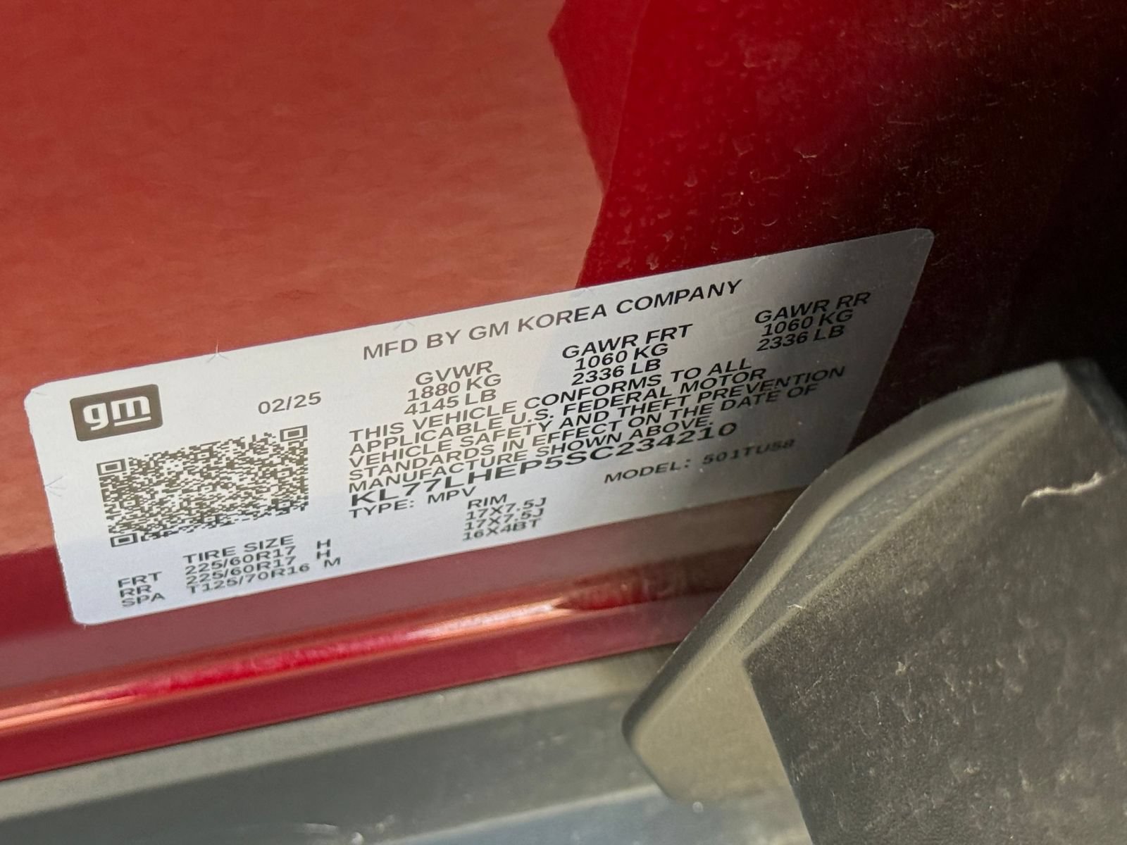 Used 2025 Chevrolet Trax LT FWD image 29
