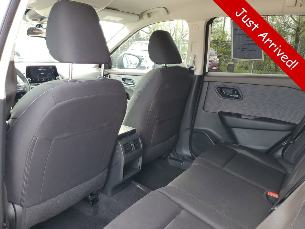 Used 2023 Nissan Rogue S FWD image 9