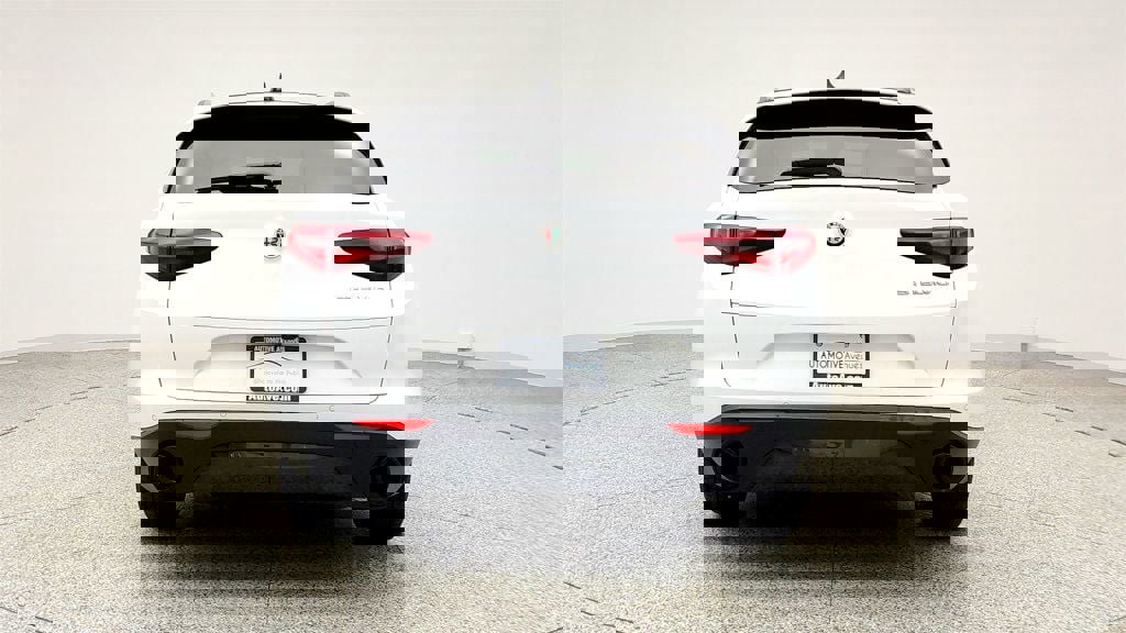 Used 2023 Alfa Romeo Stelvio Sprint image 6