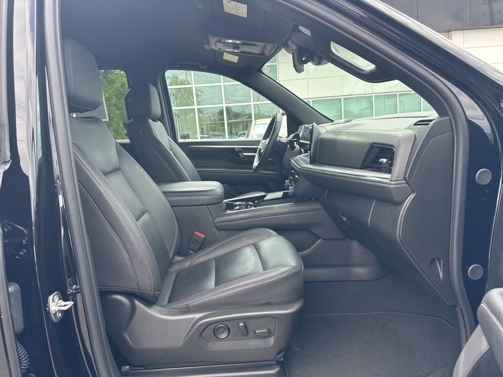 Used 2025 Chevrolet Tahoe Z71 AWD/4WD image 20