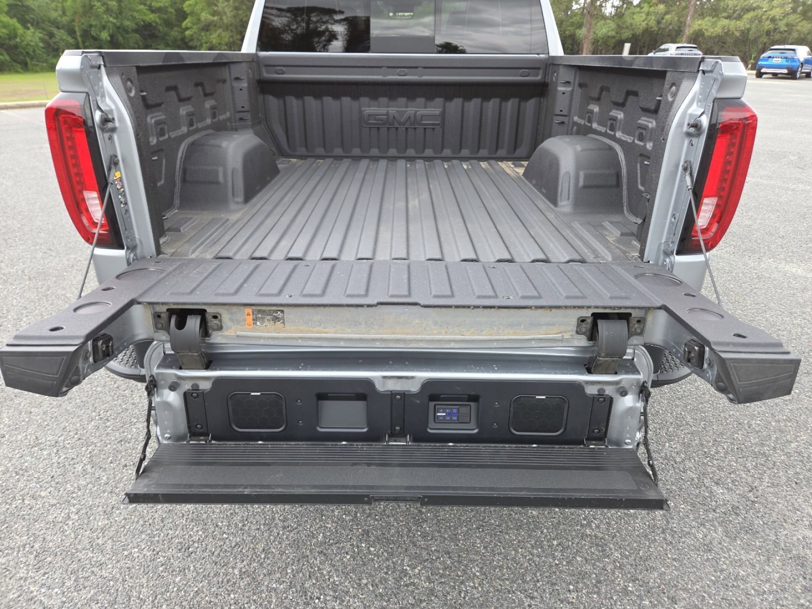 New 2026 GMC Sierra 1500 AT4X w/ LPO, Black Badging Package AWD/4WD image 26