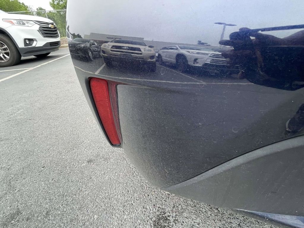 Used 2020 Toyota Corolla LE FWD image 12