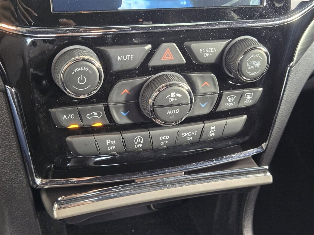 Used 2020 Jeep Grand Cherokee Altitude image 23