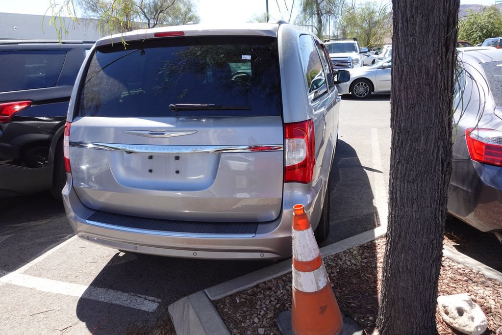 Used 2014 Chrysler Town & Country Touring-L w/ Driver Convenience Group
