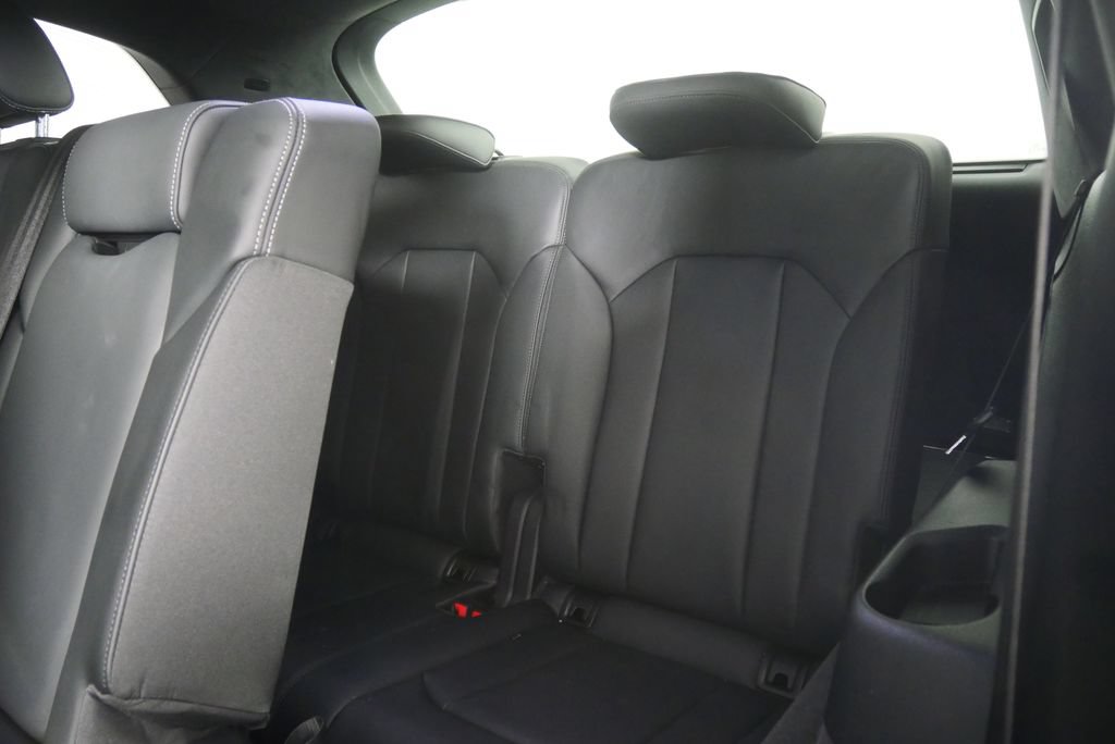 Used 2023 Audi SQ7 Prestige AWD/4WD image 16