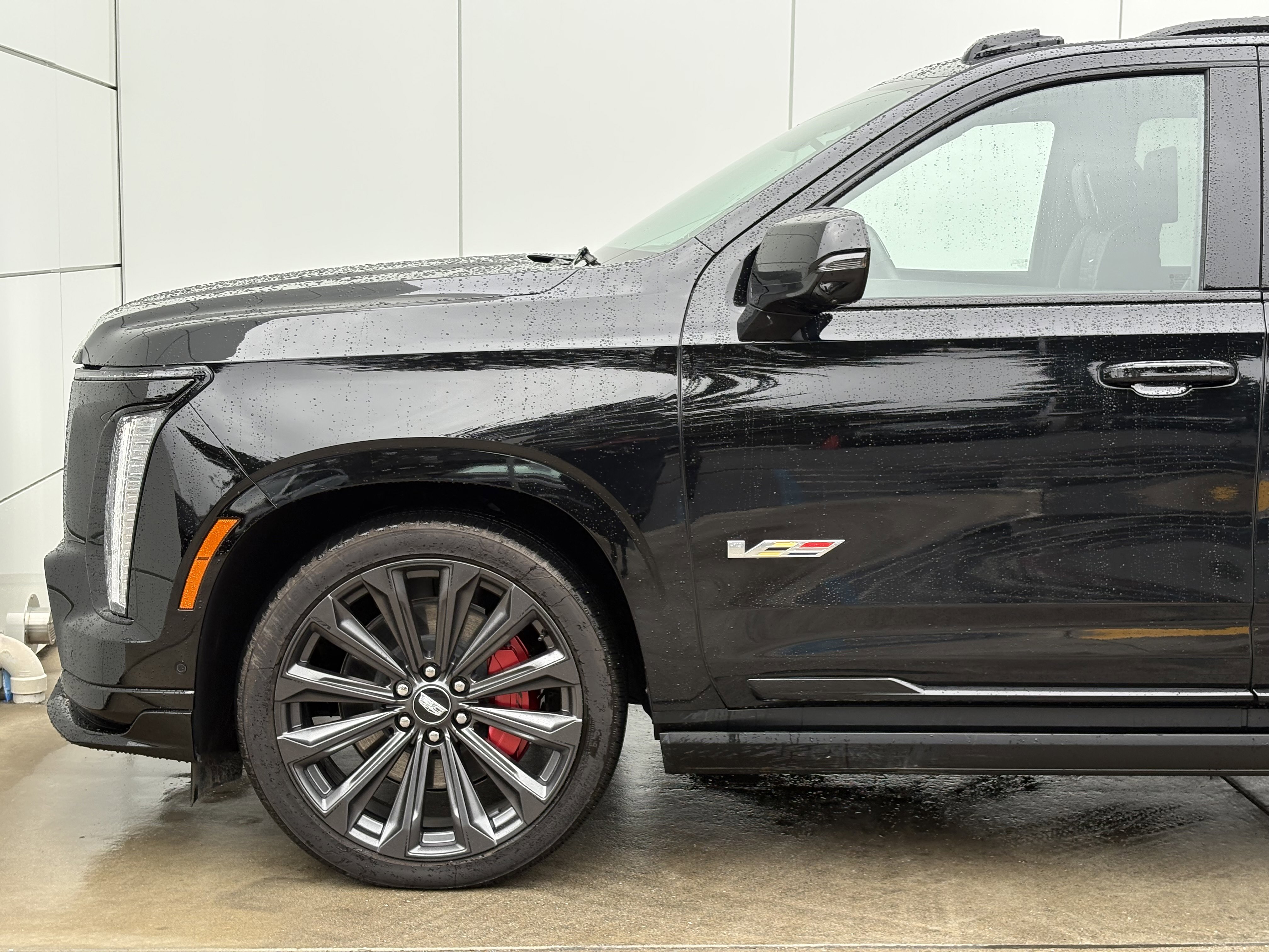 Used 2025 Cadillac Escalade V AWD/4WD image 5