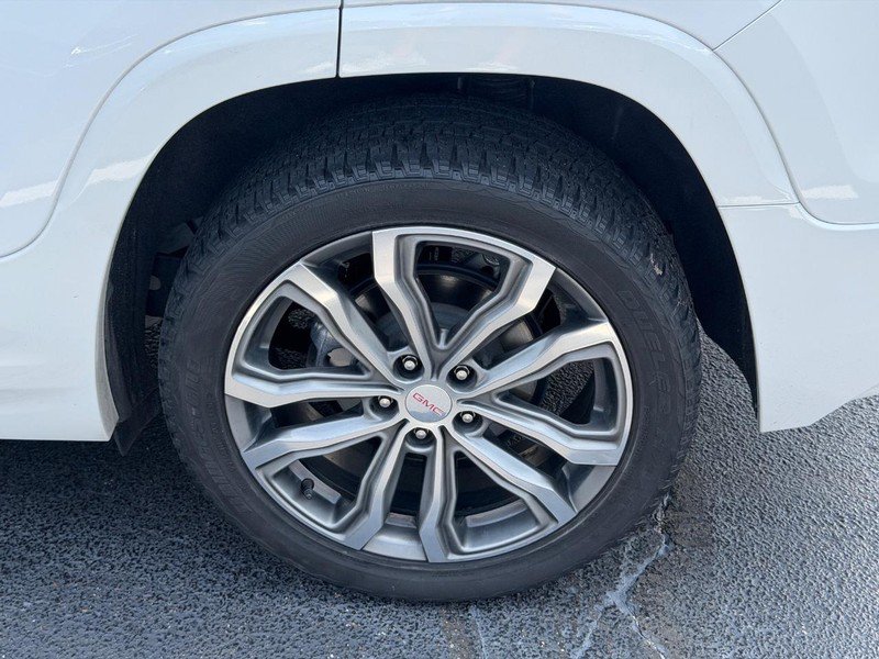 Used 2020 GMC Terrain Denali w/ Denali Premium Package AWD/4WD image 8