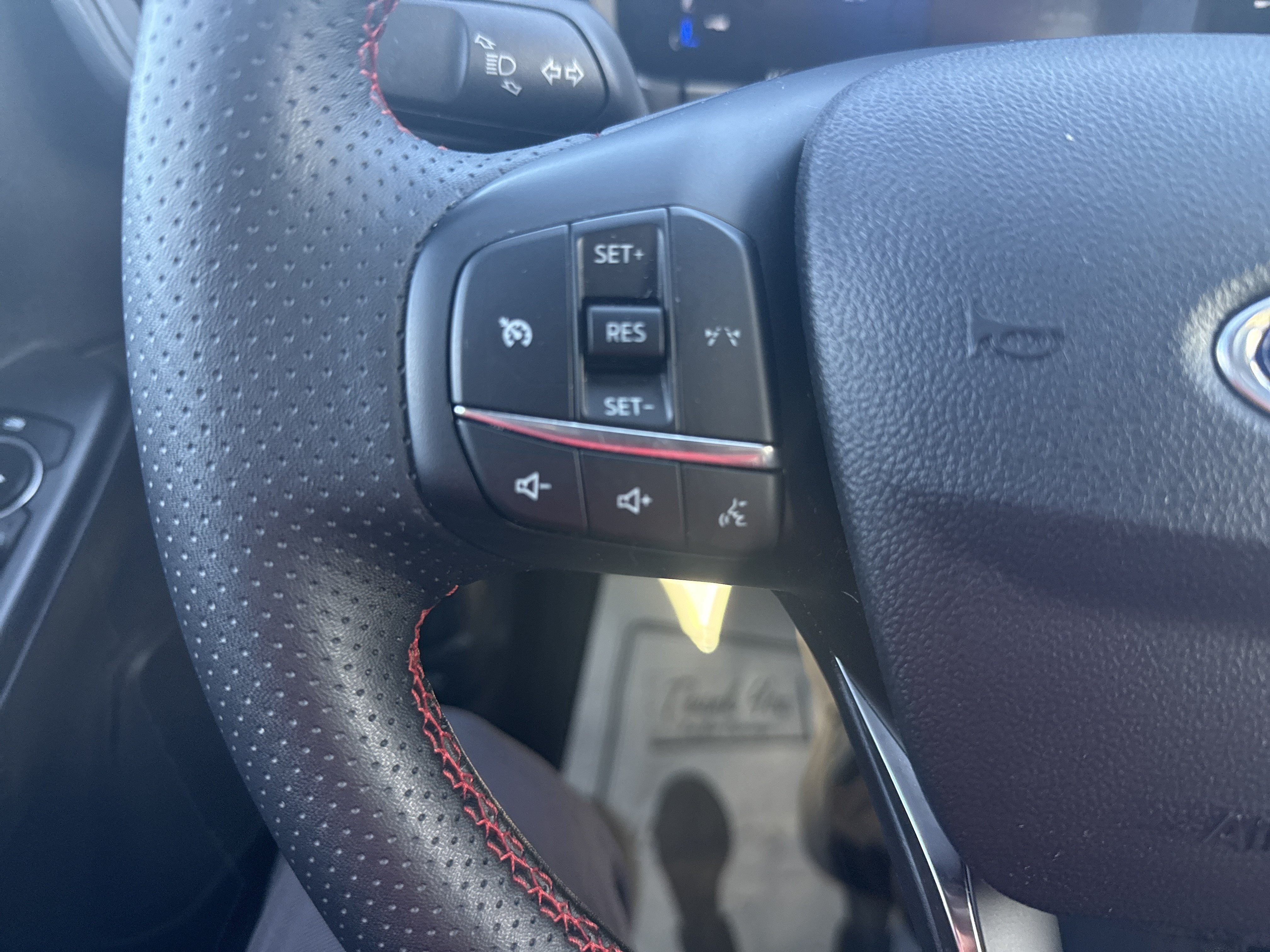Used 2025 Ford Escape ST-Line Select AWD/4WD image 19